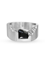 Кольцо с ониксом