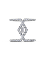 Кольцо с бриллиантом